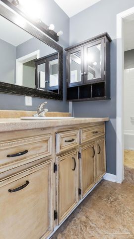 6099 Schofield Dr, Pensacola, FL 32506