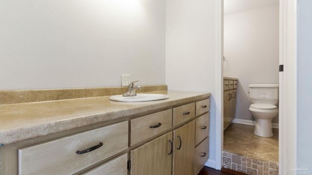 6099 Schofield Dr, Pensacola, FL 32506