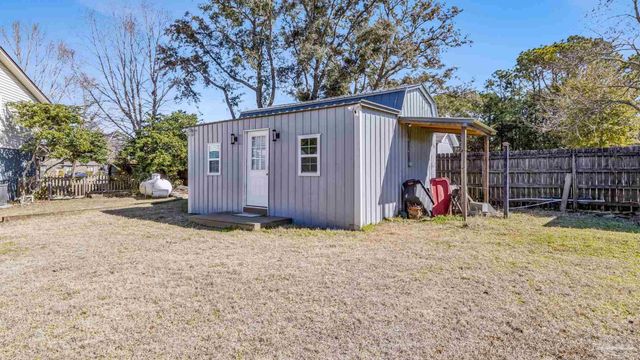 6099 Schofield Dr, Pensacola, FL 32506