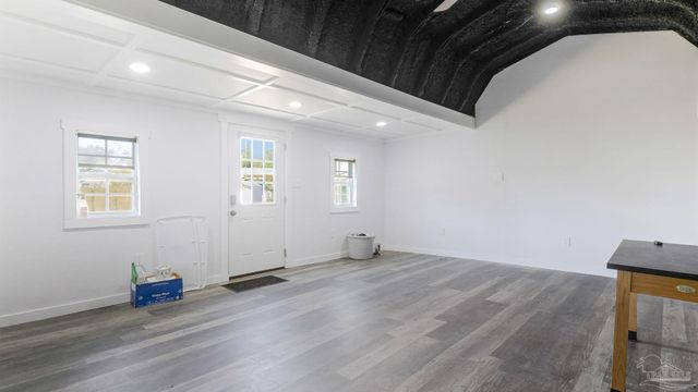 6099 Schofield Dr, Pensacola, FL 32506