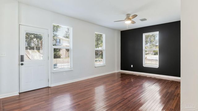 6099 Schofield Dr, Pensacola, FL 32506