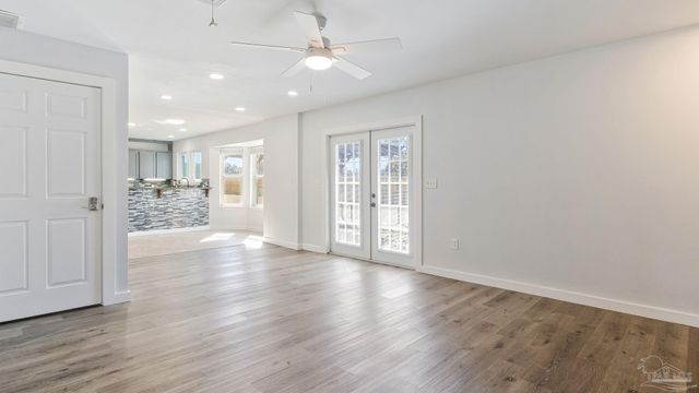 6099 Schofield Dr, Pensacola, FL 32506