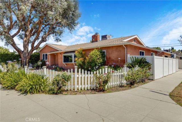 23728 Bessemer Street, Woodland Hills, CA 91367