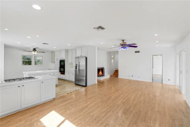 23728 Bessemer Street, Woodland Hills, CA 91367