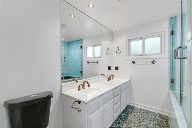 23728 Bessemer Street, Woodland Hills, CA 91367