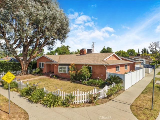 23728 Bessemer Street, Woodland Hills, CA 91367