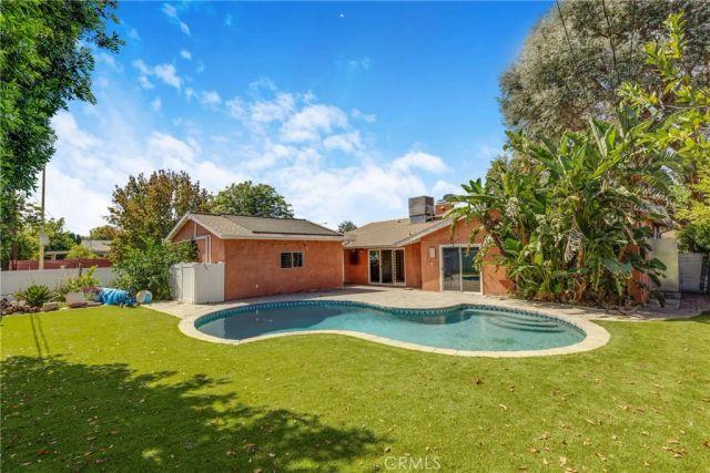 23728 Bessemer Street, Woodland Hills, CA 91367