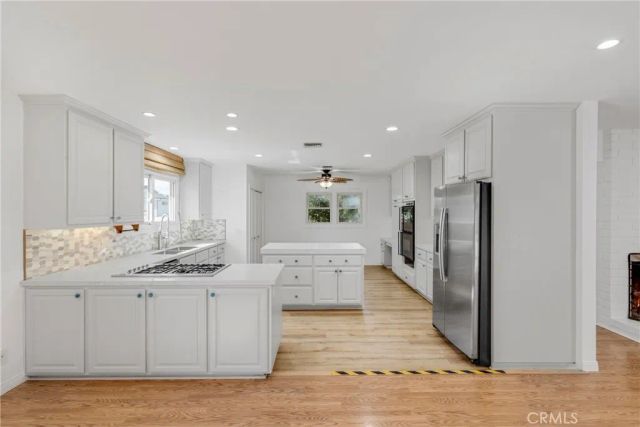 23728 Bessemer Street, Woodland Hills, CA 91367
