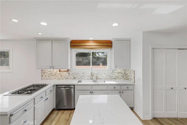 23728 Bessemer Street, Woodland Hills, CA 91367