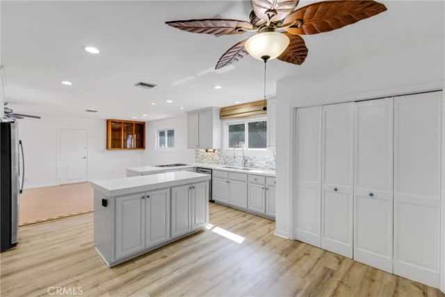 23728 Bessemer Street, Woodland Hills, CA 91367