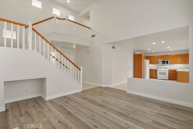 2037 Pine Hurst, Hawthorne, CA 90250