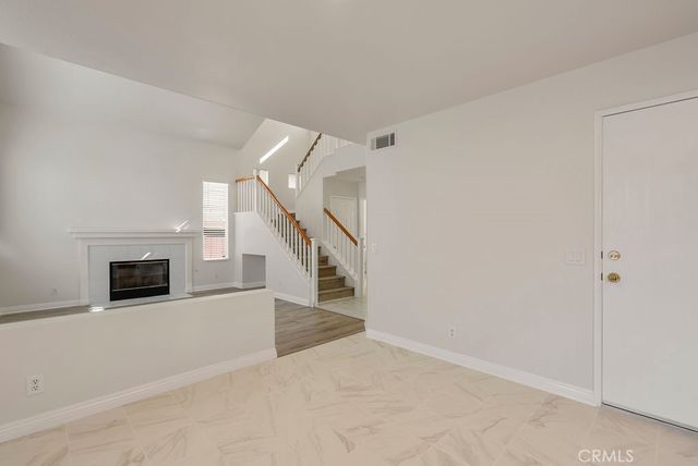 2037 Pine Hurst, Hawthorne, CA 90250