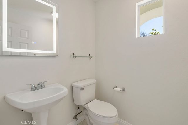 2037 Pine Hurst, Hawthorne, CA 90250