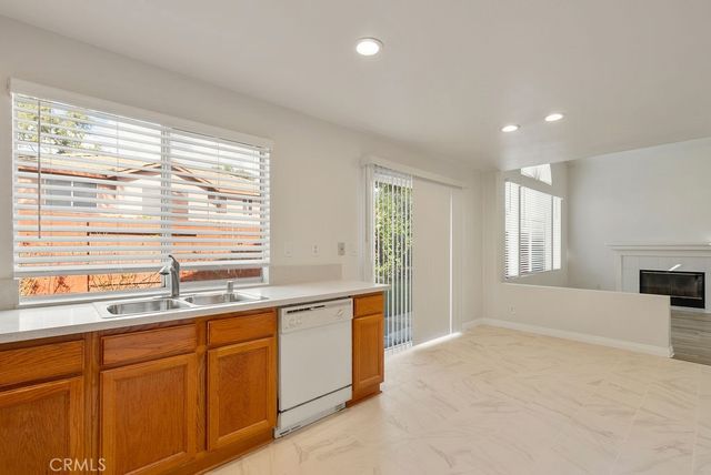 2037 Pine Hurst, Hawthorne, CA 90250