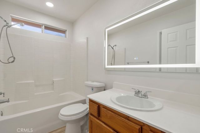 2037 Pine Hurst, Hawthorne, CA 90250