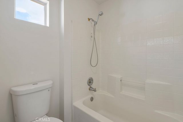 2037 Pine Hurst, Hawthorne, CA 90250