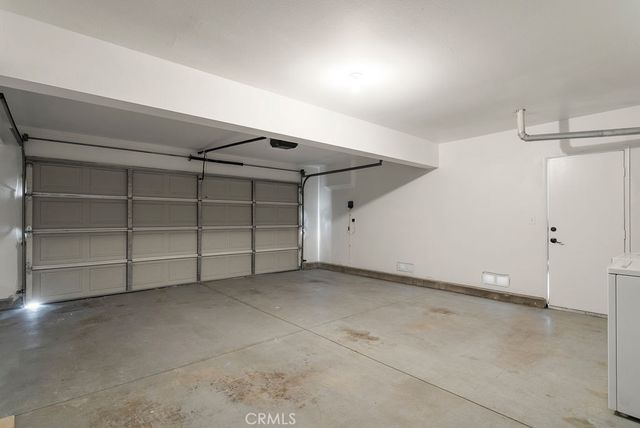2037 Pine Hurst, Hawthorne, CA 90250
