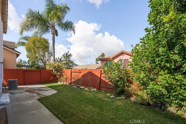 2037 Pine Hurst, Hawthorne, CA 90250