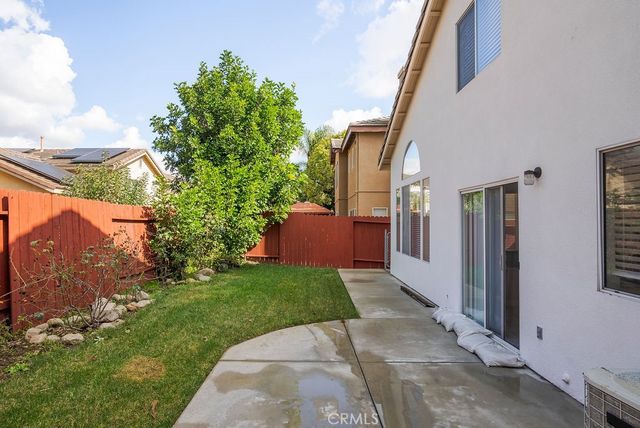 2037 Pine Hurst, Hawthorne, CA 90250