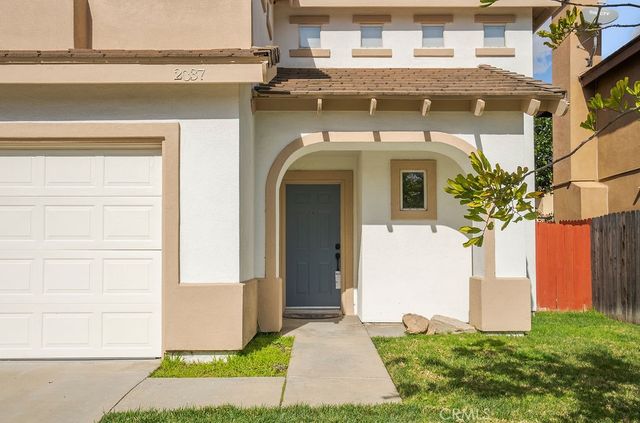 2037 Pine Hurst, Hawthorne, CA 90250