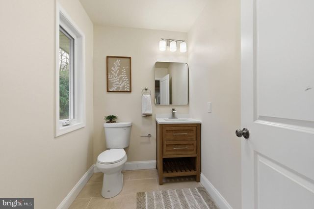 4 METEOR LN, Newark, DE 19711