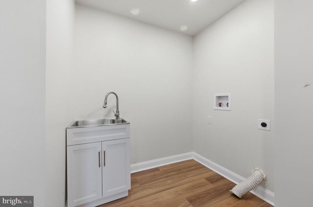 4 METEOR LN, Newark, DE 19711