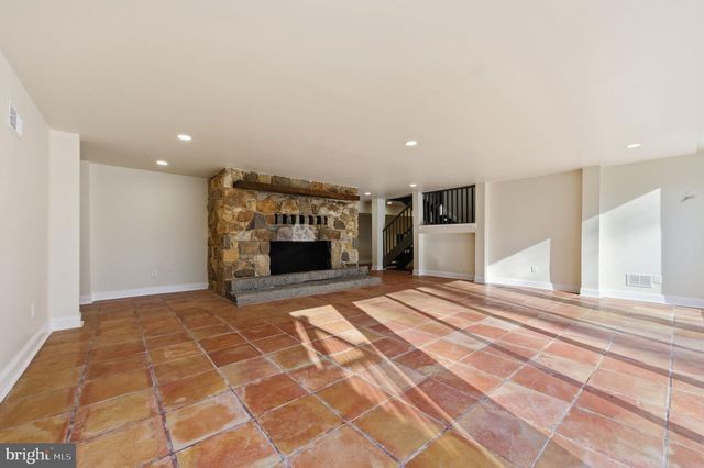 4 METEOR LN, Newark, DE 19711