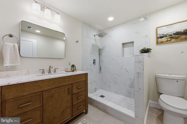 4 METEOR LN, Newark, DE 19711