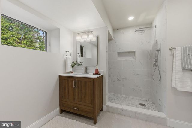 4 METEOR LN, Newark, DE 19711