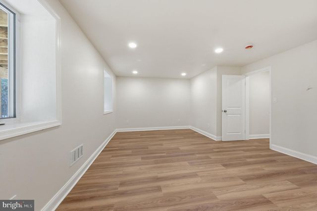 4 METEOR LN, Newark, DE 19711