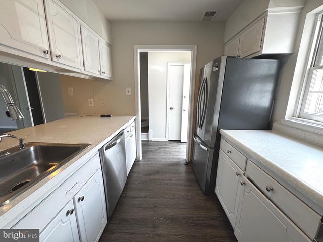 14516 GOLDEN OAK RD, Centreville, VA 20121