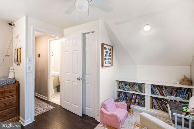 54 MAYFLOWER RD, Levittown, PA 19056