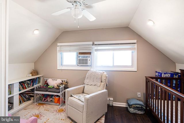 54 MAYFLOWER RD, Levittown, PA 19056
