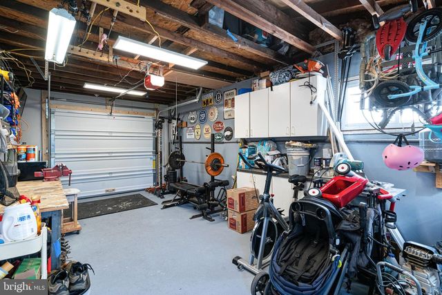 54 MAYFLOWER RD, Levittown, PA 19056