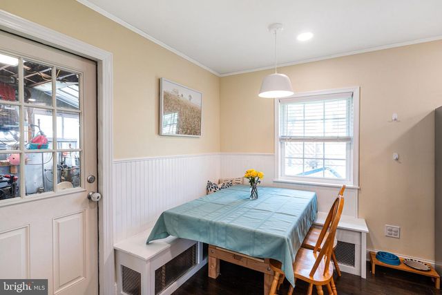 54 MAYFLOWER RD, Levittown, PA 19056