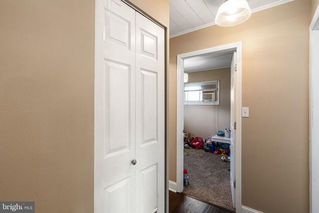54 MAYFLOWER RD, Levittown, PA 19056