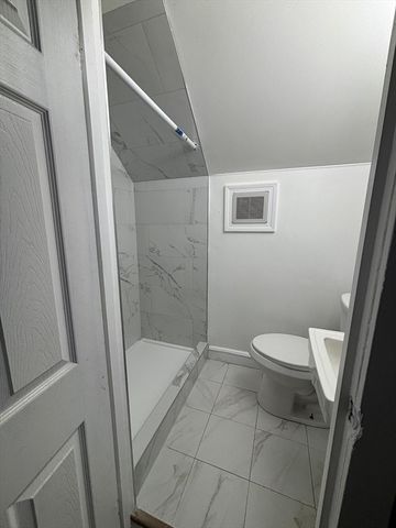 104 Concord St 3, Lowell, MA 01852