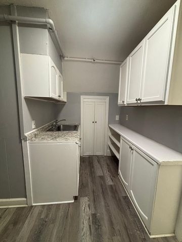 104 Concord St 3, Lowell, MA 01852