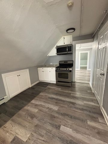 104 Concord St 3, Lowell, MA 01852