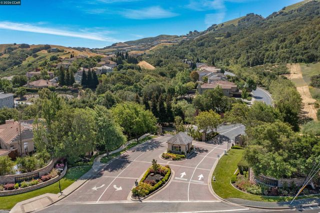 243 Lyndhurst Pl, San Ramon, CA 94583