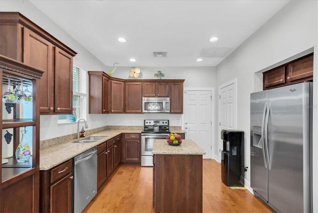 208 CUTLASS WAY, Oldsmar, FL 34677