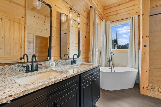 2749 Owls Cove Way, Sevierville, TN 37862
