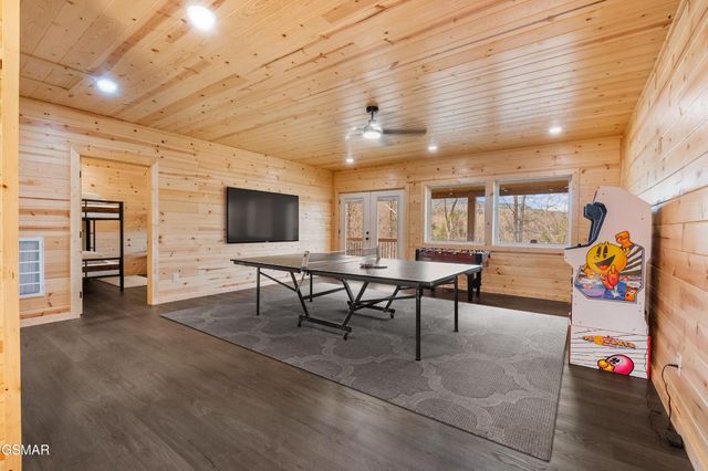 2749 Owls Cove Way, Sevierville, TN 37862