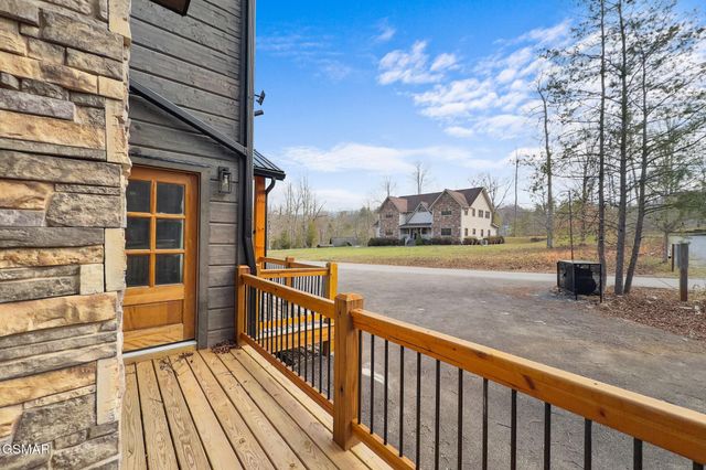 2749 Owls Cove Way, Sevierville, TN 37862
