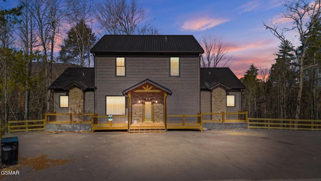 2749 Owls Cove Way, Sevierville, TN 37862