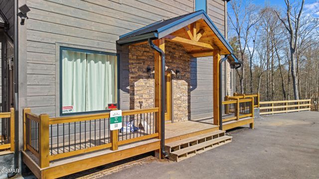 2749 Owls Cove Way, Sevierville, TN 37862