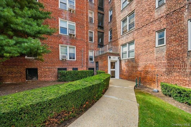 5621 Netherland Avenue 3D, Bronx, NY 10471