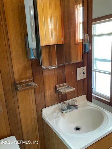 5104 PALMER Avenue, Jacksonville, FL 32210