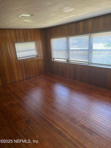 5104 PALMER Avenue, Jacksonville, FL 32210