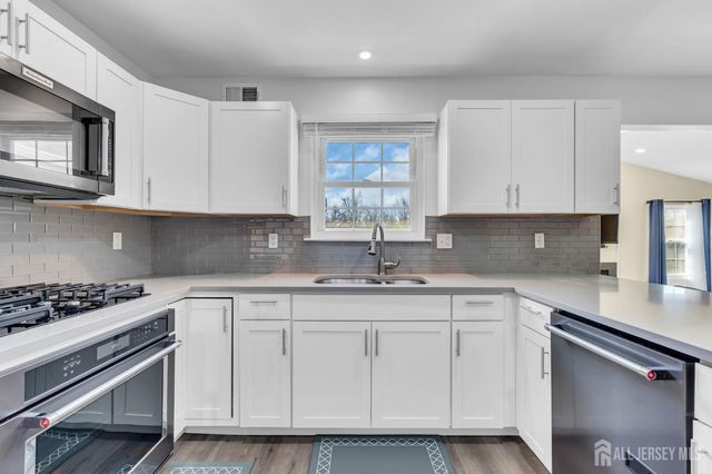 52 Zeller Drive, Franklin Twsp, NJ 08873